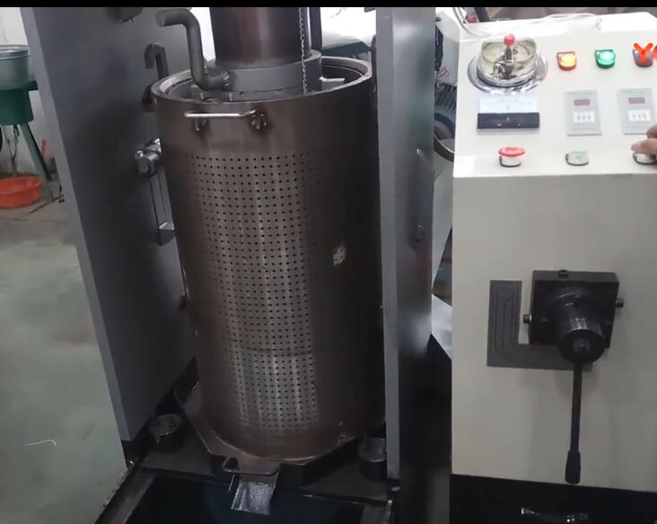 新型全自动液压榨油机低